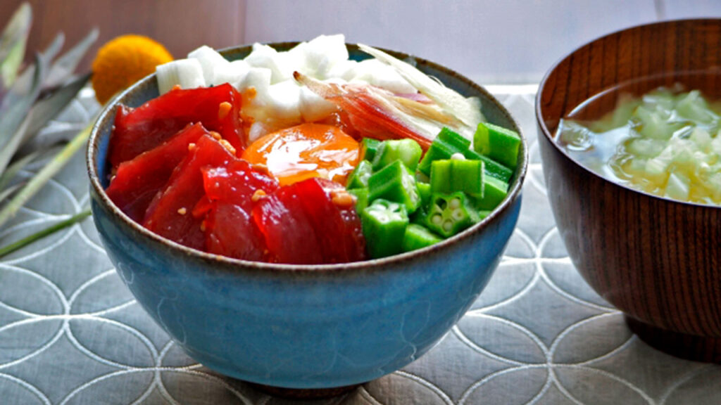 まぐろの漬け丼