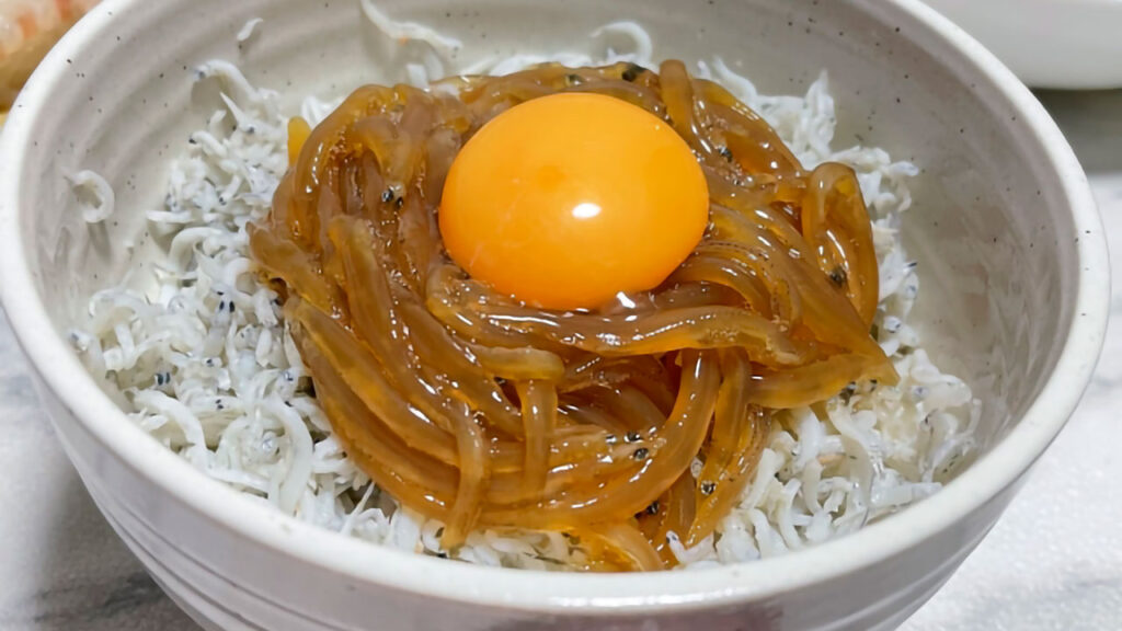 生しらす丼